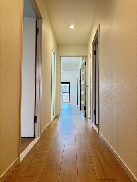 その他　廊下フローリング貼替　　　　（２０２５年９月完了）