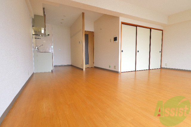 居室・リビング　広々開放的なリビング