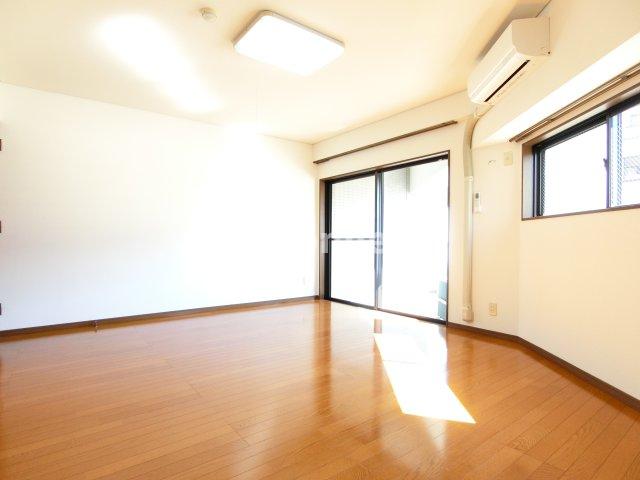 その他部屋・スペース　窓が２面にあるお部屋です。