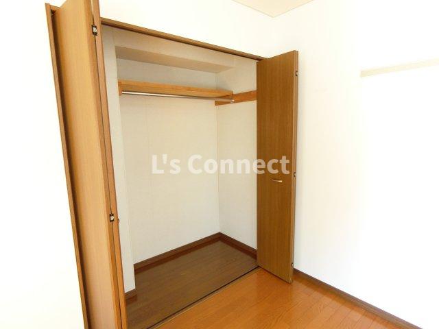 収納　クローゼットでお荷物もすっきり収納。