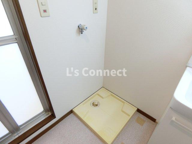 その他設備　室内洗濯機置き場には排水パン付き。