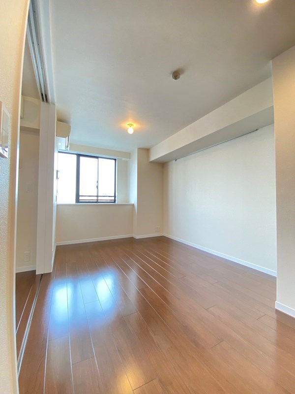 居室・リビング　同マンション別部屋参照。