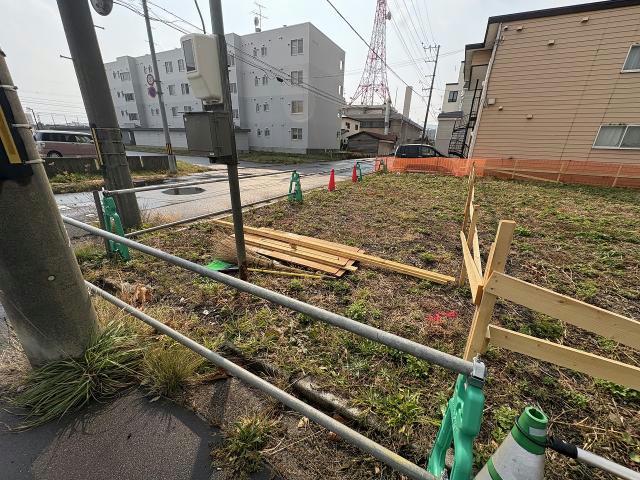 建物外観　建築中