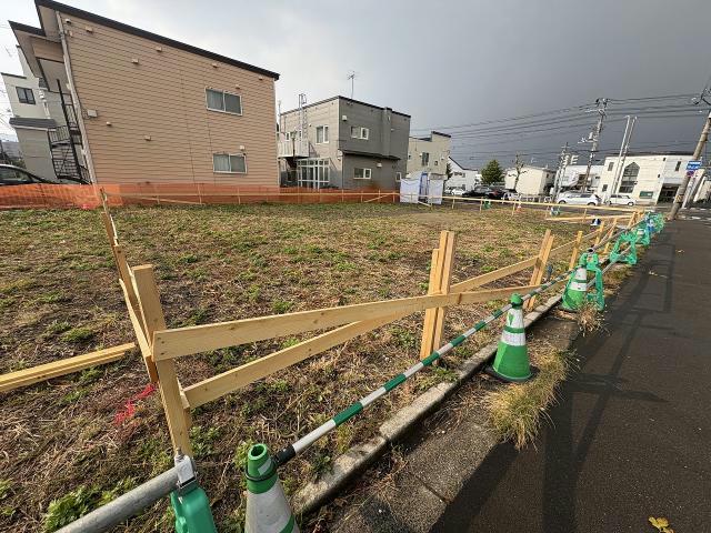 建物外観　建築中