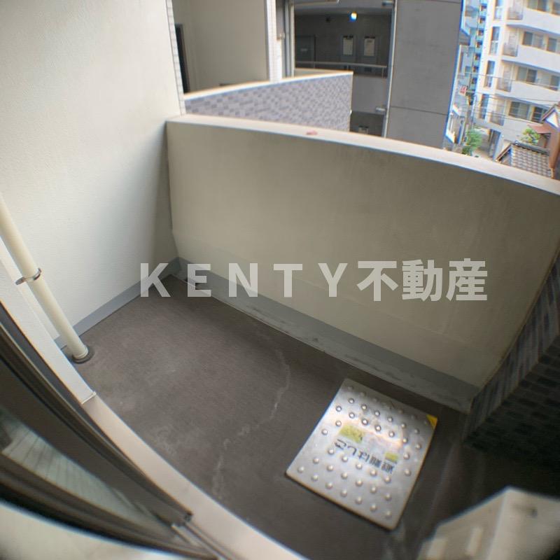 バルコニー　開放的で明るい空間を演出してくれるバルコニーです