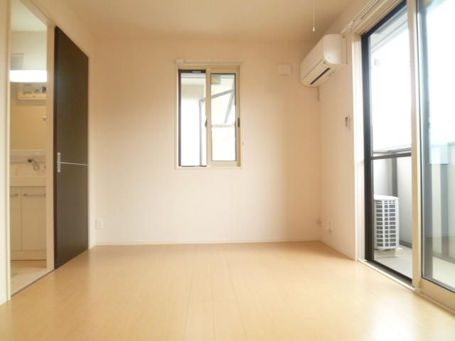 居室・リビング　☆オールフローリング☆