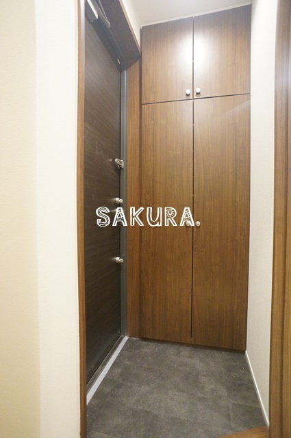 玄関　収納豊富なシューズボックスです♪