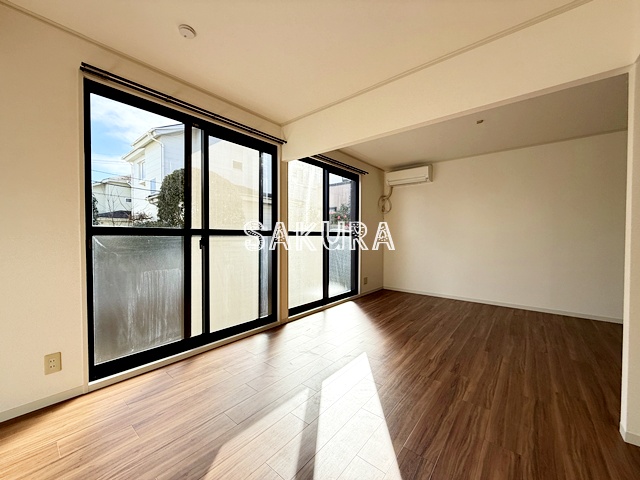 居室・リビング　使いやすい形の為、レイアウトを楽しめます♪