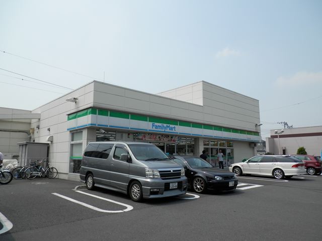 コンビニ　ファミリーマート 江北三丁目店（コンビニ）まで308m