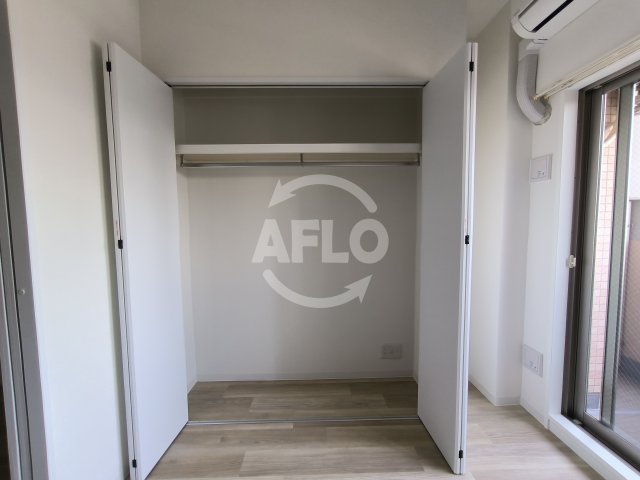 収納　フロンティアタワー九条II　クローゼット