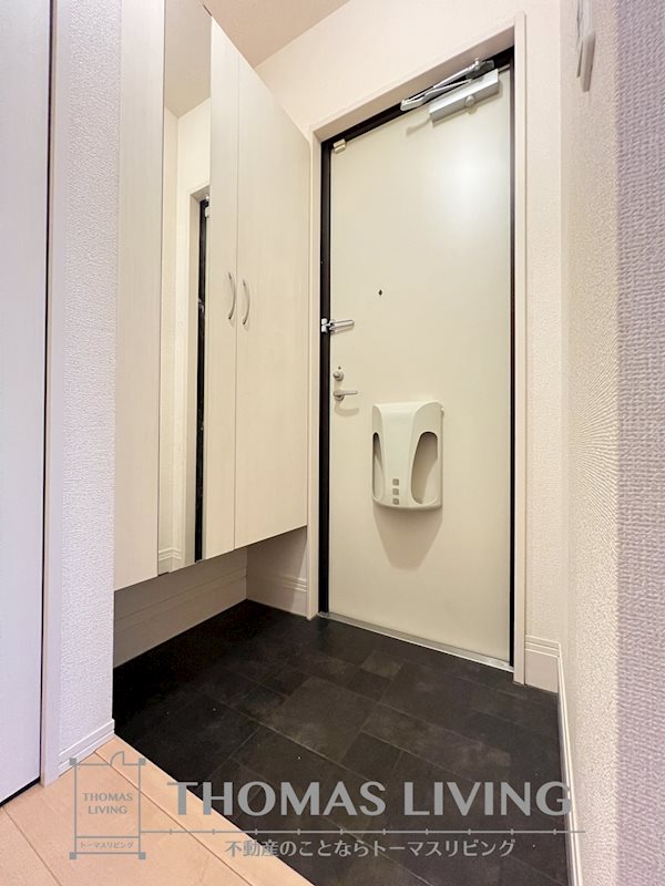 玄関　写真準備中の為、別号室の写真でご参考下さい。