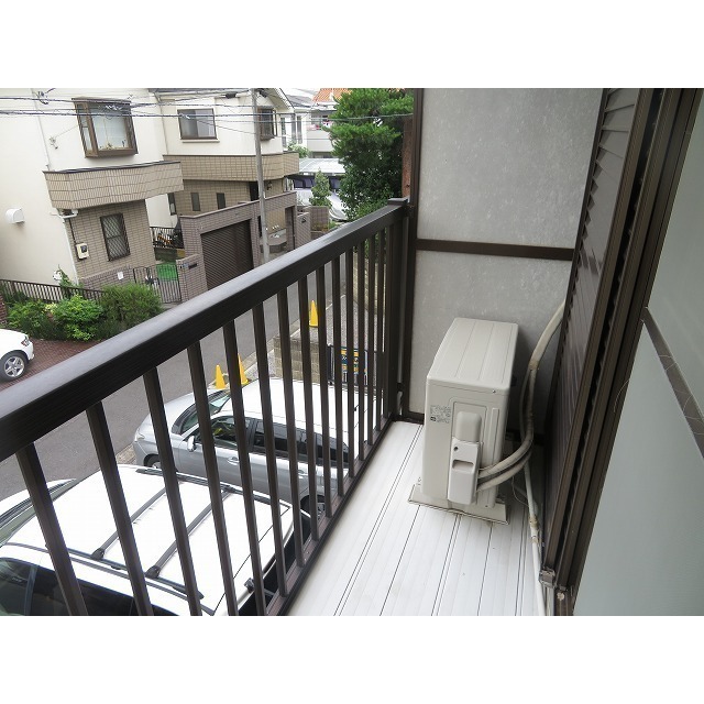 バルコニー　バルコニーからの眺めを楽しみながら食事をしませんか