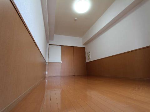 居室・リビング　室内