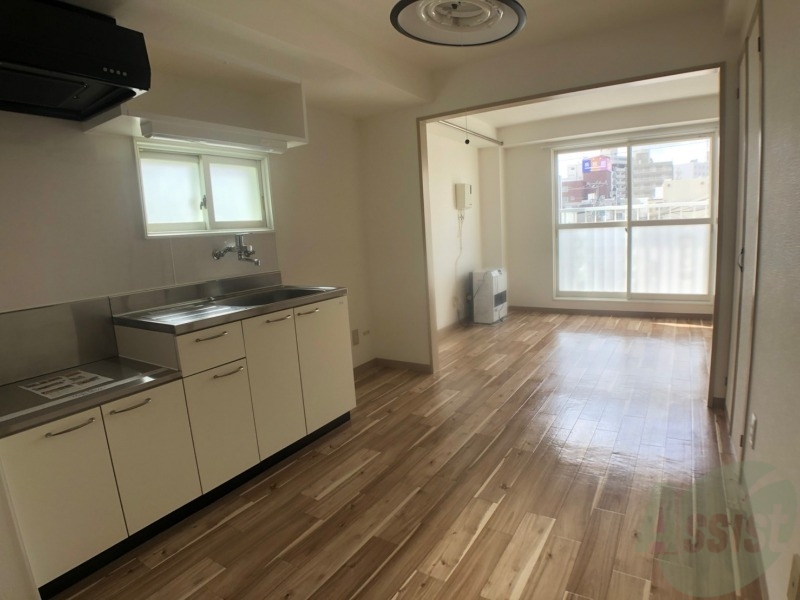 居室・リビング　広くてキレイなお部屋が広がっていて、充実した生活が送れそう。