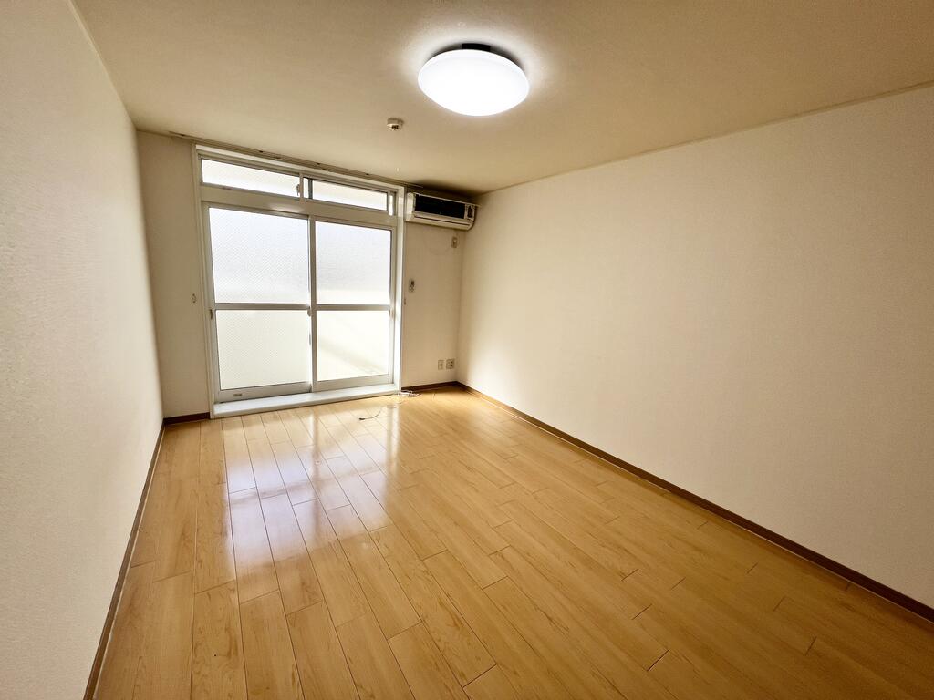 居室・リビング　洋室8帖