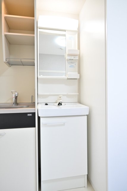 洗面設備　独立洗面化粧台付き