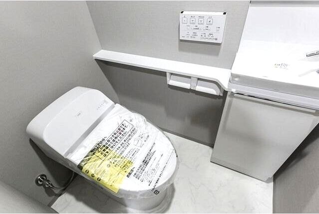 バルコニー　浴室乾燥機完備