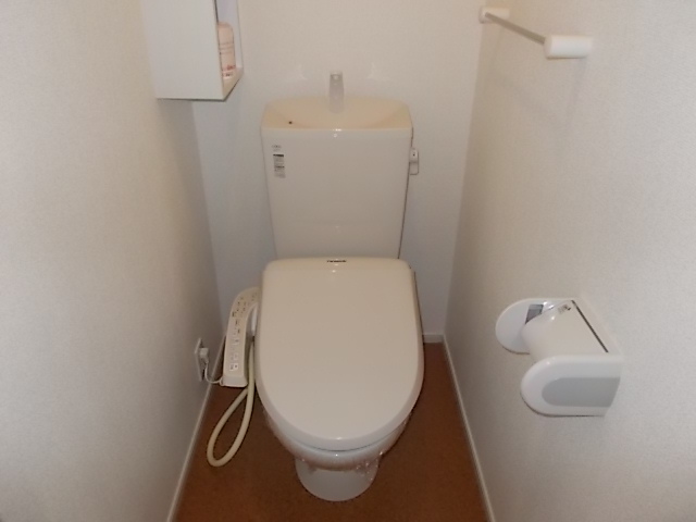 トイレ　温水洗浄便座