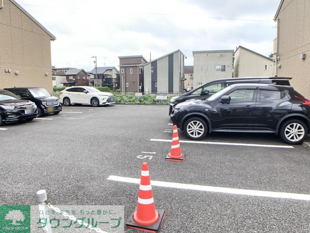 駐車場　駐車場