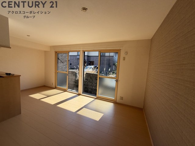 居室・リビング　床色が明るくて綺麗です♪