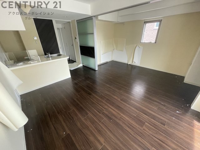 居室・リビング　エアコン・照明付きの洋室です♪