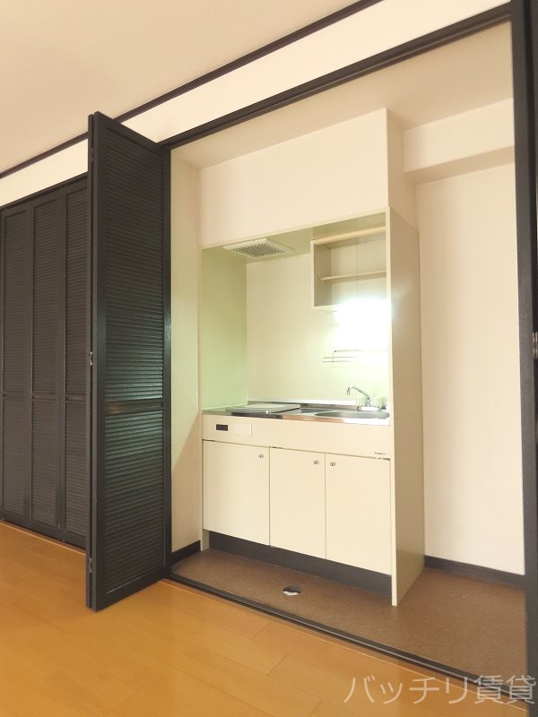 キッチン　類似写真使用のため、現状を優先致します。