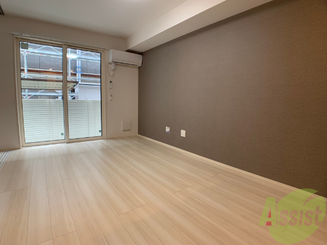 居室・リビング　リビングは落ち着きがありゆったりと過ごせそうです。