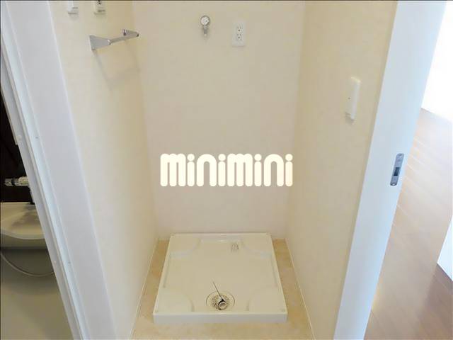 洗面設備　洗濯機置場です。