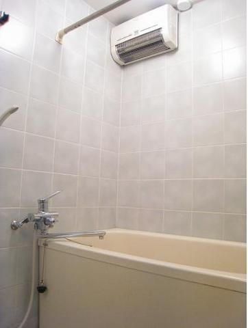 バス・シャワールーム　追い焚き機能付きバスルーム