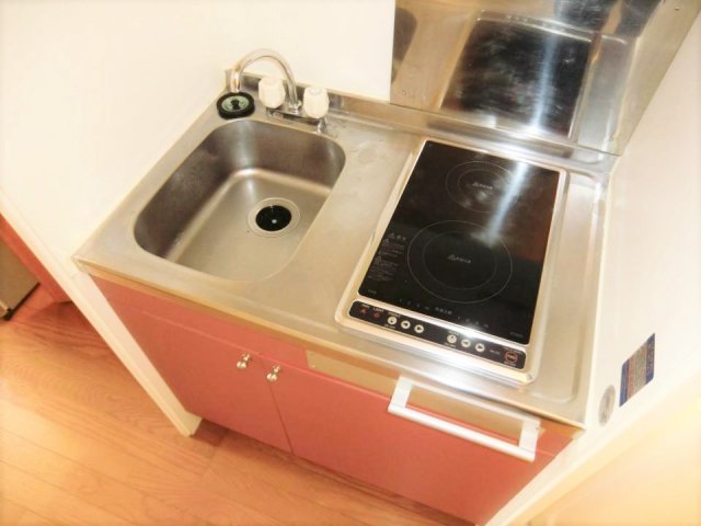 キッチン　同タイプ物件の為、形状や間取寸法、色調等が実際とは異なります