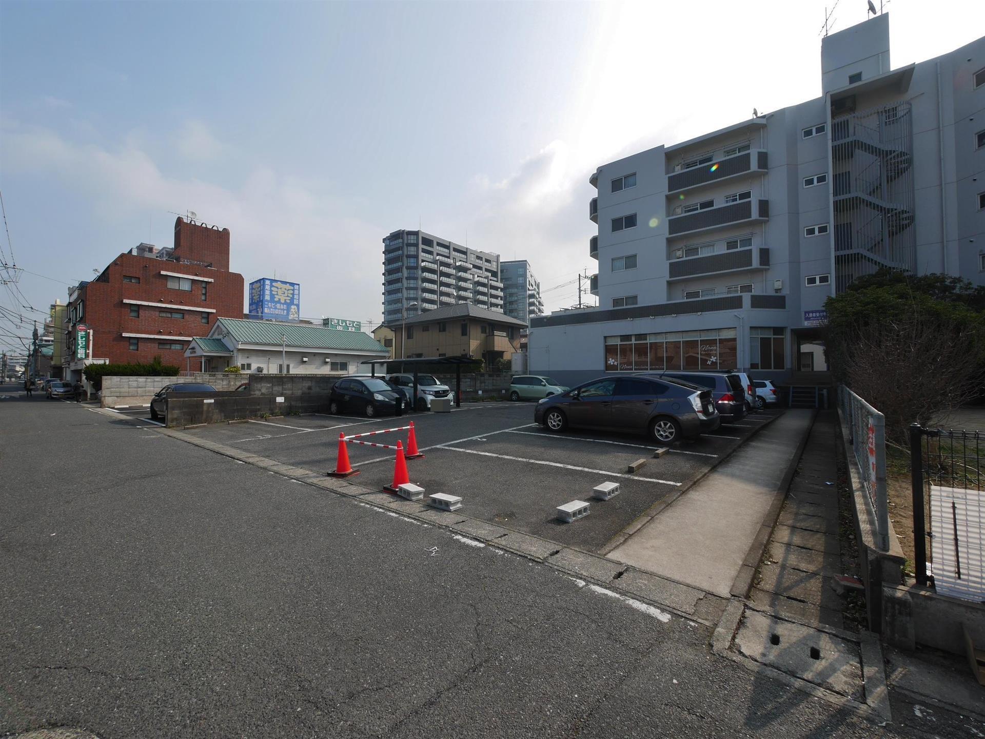 駐車場　外部借り上げ