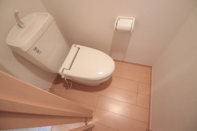 トイレ　※別室の参考写真の為、現況優先です。