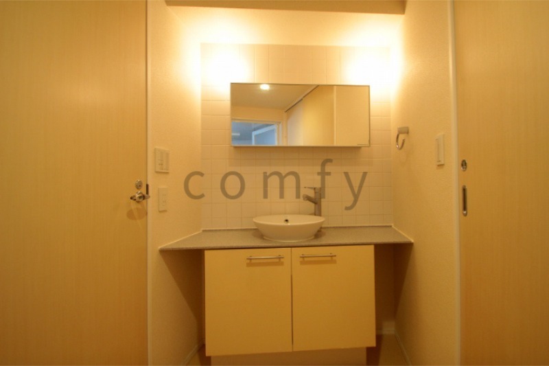 洗面設備　お洒落な洗面台