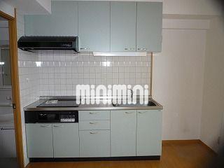 キッチン　ＩＨと電気コンロ合計３口完備