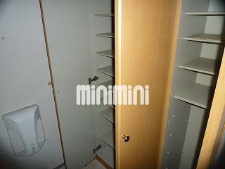 玄関　下駄箱はトールタイプです