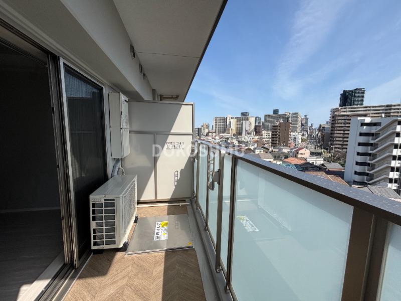 バルコニー　心地よい風と光を感じる、暮らしの楽しみが広がる場所。