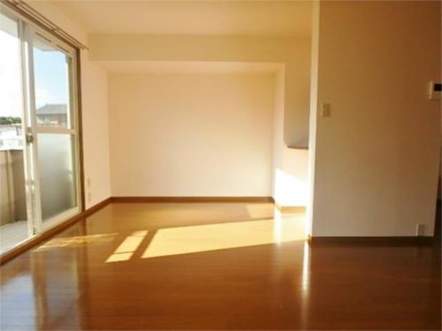 居室・リビング　明るいお部屋です