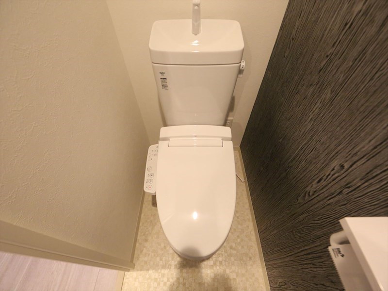 トイレ　温水洗浄暖房便座付トイレ