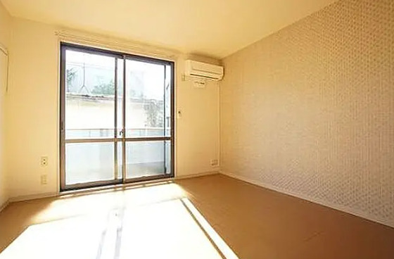 居室・リビング　別号室参考写真です