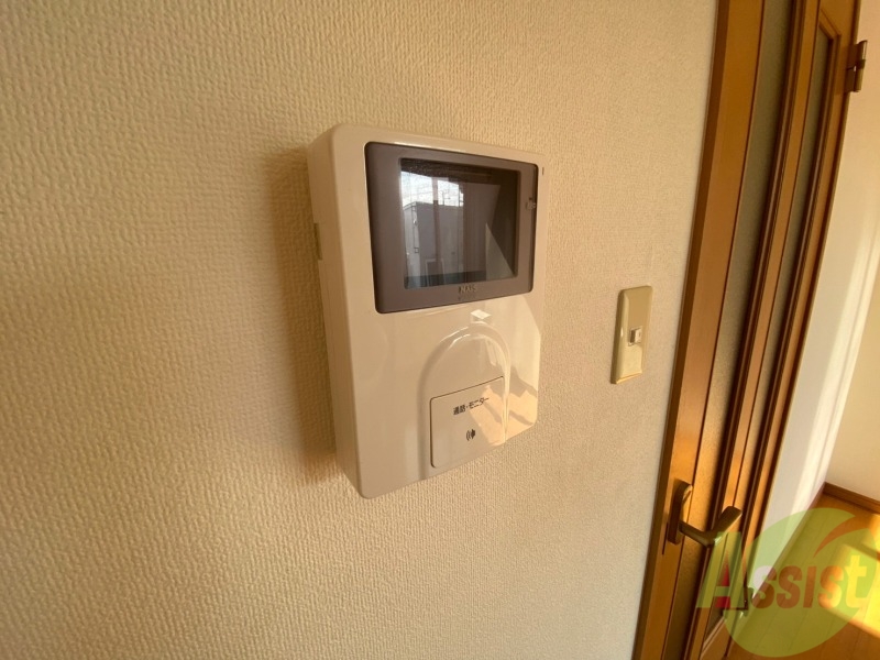 セキュリティ　ＴＶモニター付インターホンです。来客者の顔が見えるので安心！