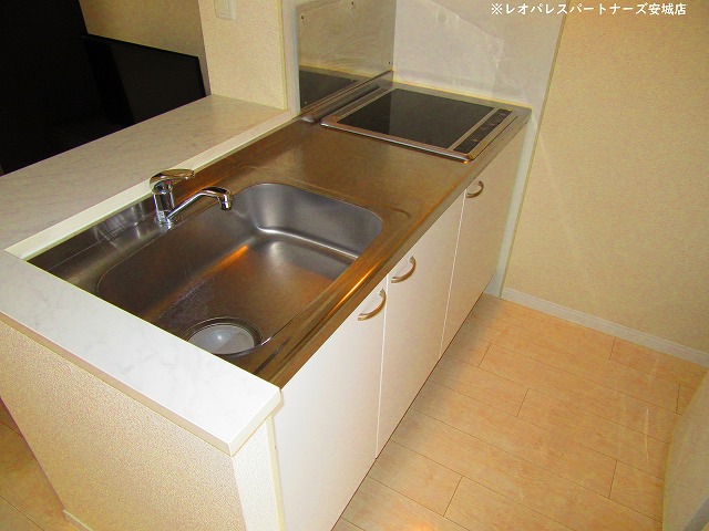 キッチン　ＩＨコンロ、電気コンロ