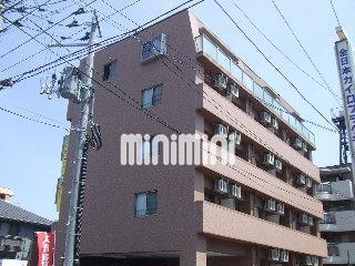 建物外観　５階建てのマンション。