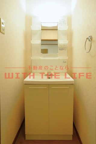 洗面設備　独立洗面台あり、毎朝おしゃれに忙しい女性の方におすすめです