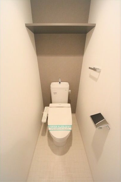 トイレ　※写真は同じマンションの違う部屋のものになります。