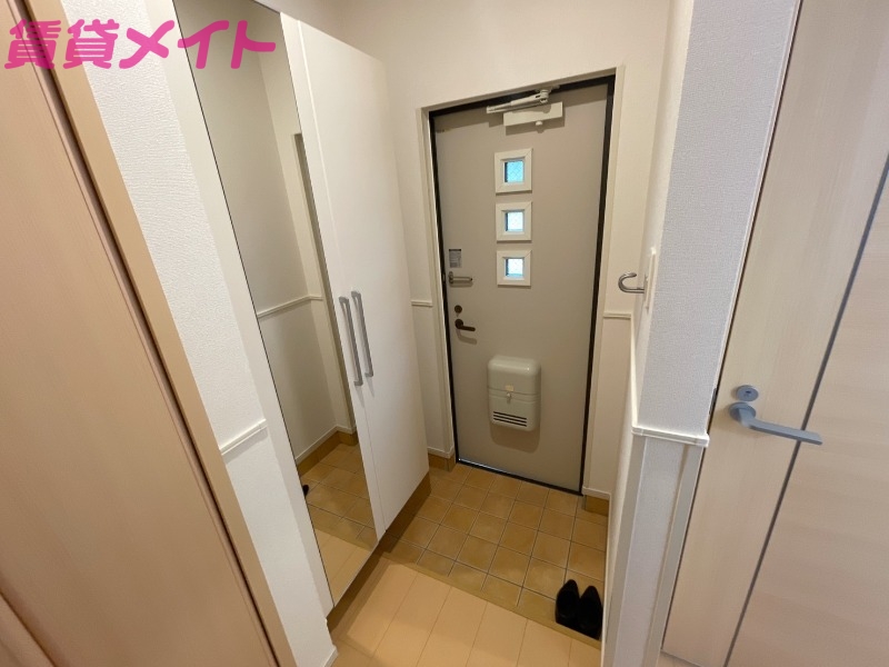 玄関　同型参考写真