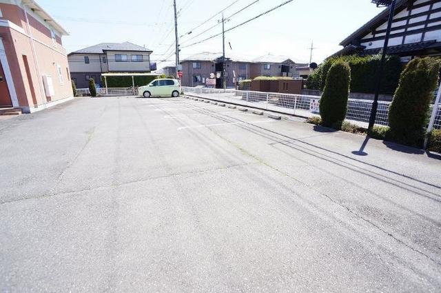 駐車場　駐車場に車を止められます