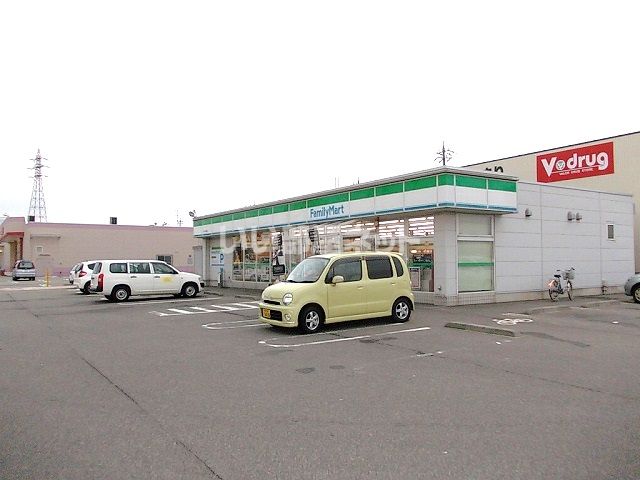 コンビニ　ファミリーマート　金沢木曳野店（コンビニ）まで256m