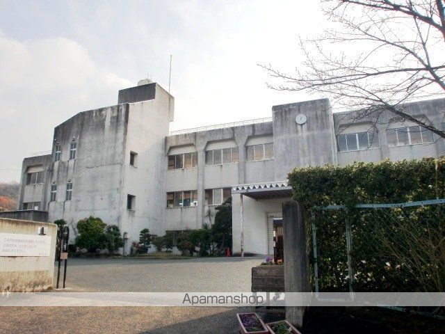 小学校　生駒市立生駒東小学校（小学校）まで500m