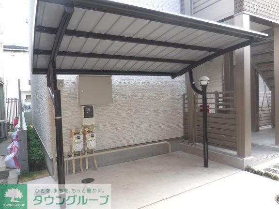 その他部屋・スペース　南向きの窓から暖かい日差しが差し込みます。
