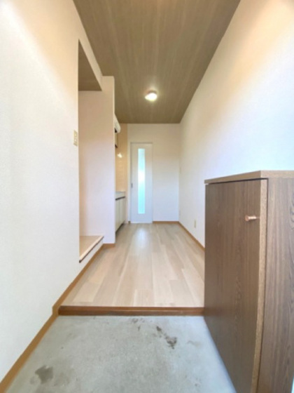 玄関　※別部屋の写真です